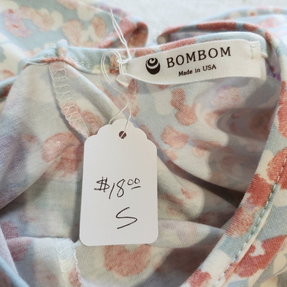 Bombom Floral Print V-Neck Romper - Picture 9 of 12